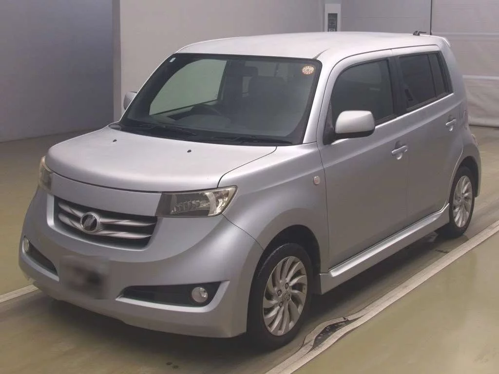 Toyota bB  с аукциона в Японии