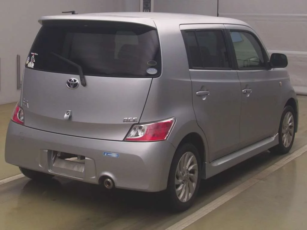 Toyota bB  с аукциона в Японии