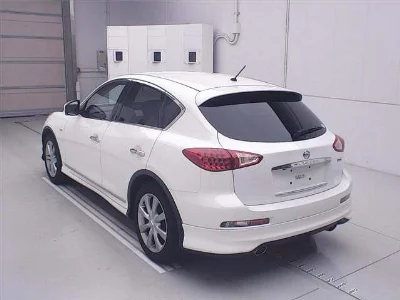 Nissan Skyline Crossover