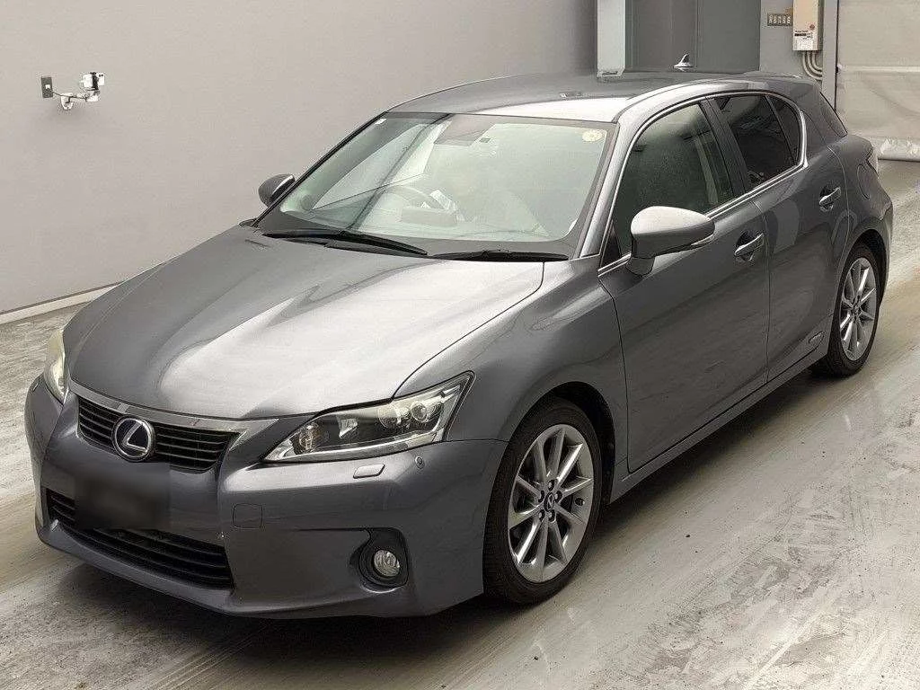 Lexus CT200h  с аукциона в Японии