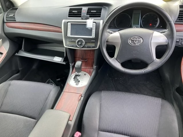 Toyota Premio  с аукциона в Японии