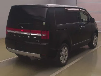 Mitsubishi Delica D:5
