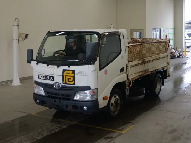 Toyota Dyna  с аукциона в Японии
