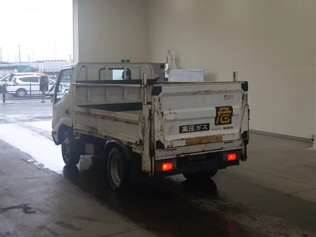 Toyota Dyna  с аукциона в Японии