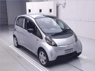 Mitsubishi i