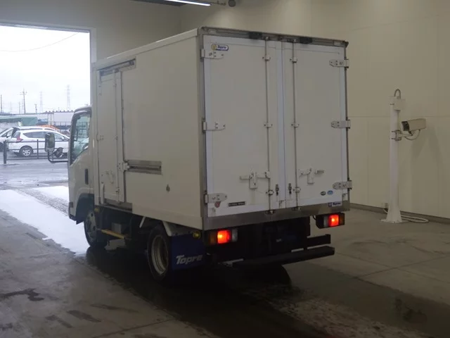 Isuzu Elf  с аукциона в Японии