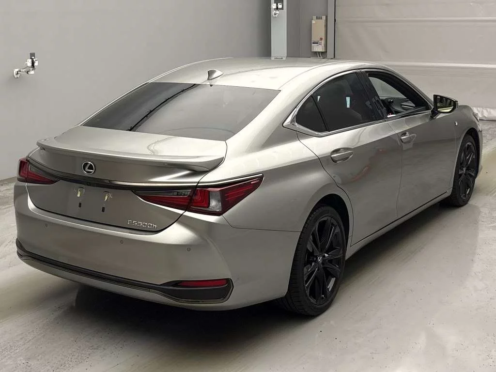 Lexus ES300h  с аукциона в Японии