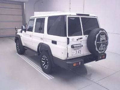 Toyota LAND CRUISER 70