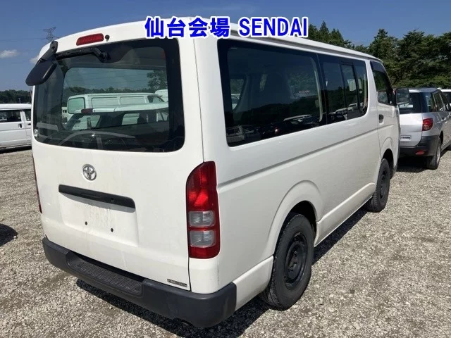 Toyota RegiusAce  с аукциона в Японии