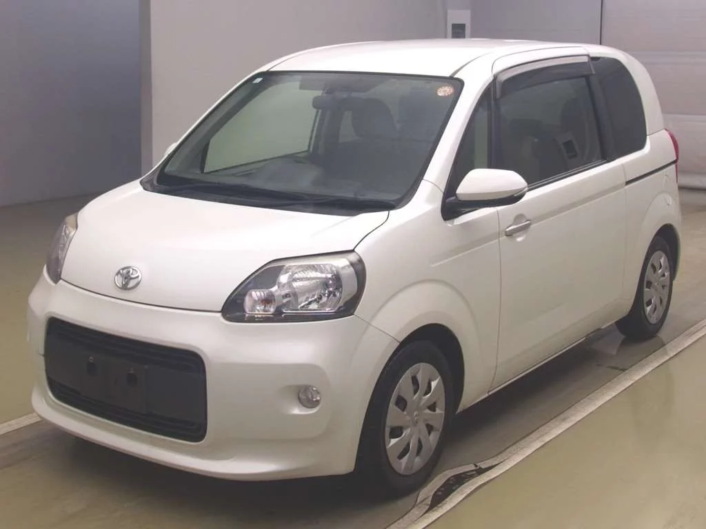 Toyota Porte  с аукциона в Японии