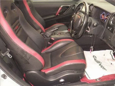 NISSAN GT-R