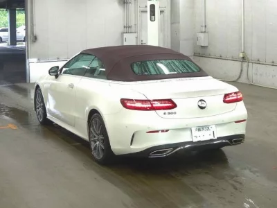 MERCEDES BENZ E CLASS