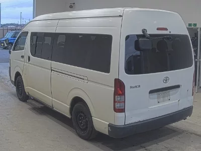 Toyota HiAce Commuter