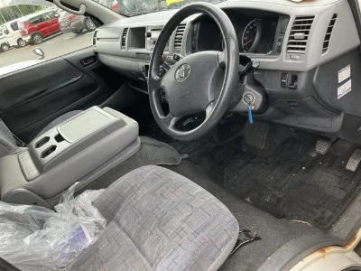 Toyota HiAce Commuter