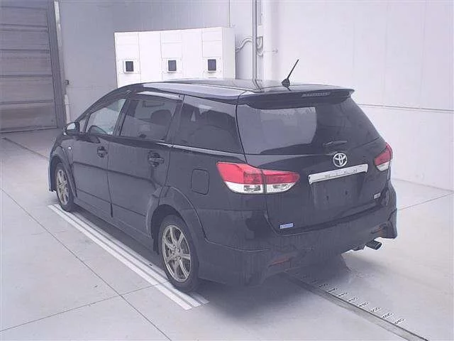 Toyota Wish  с аукциона в Японии