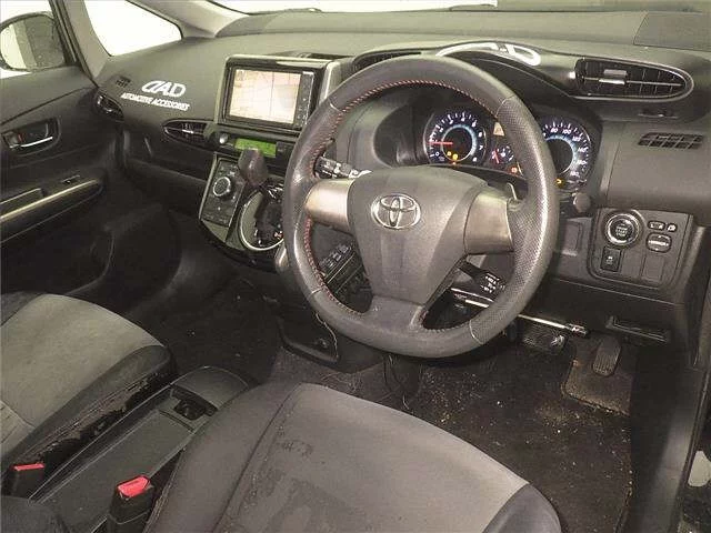 Toyota Wish  с аукциона в Японии