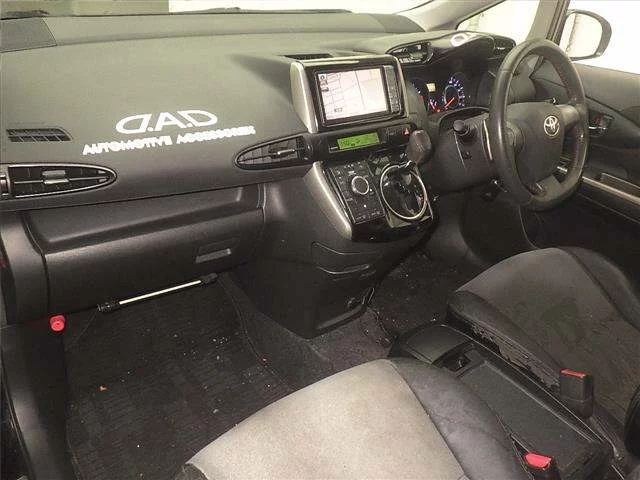 Toyota Wish  с аукциона в Японии