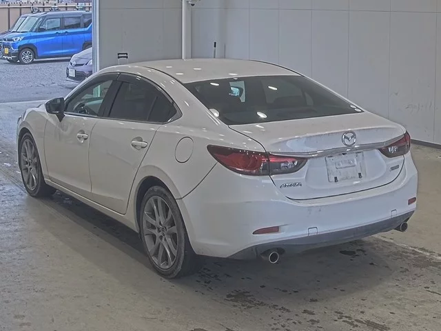Mazda Atenza  с аукциона в Японии