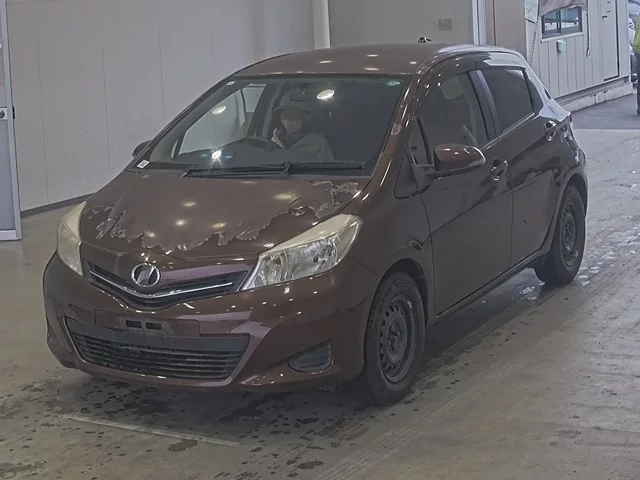 Toyota Vitz  с аукциона в Японии
