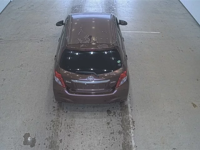 Toyota Vitz  с аукциона в Японии