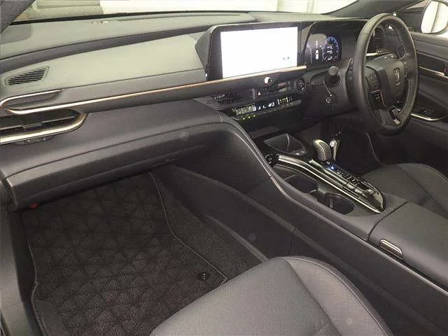 Toyota Crown Sport  с аукциона в Японии