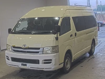 Toyota HiAce Commuter
