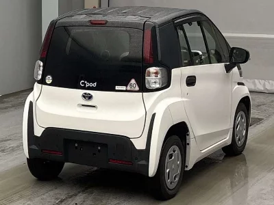 TOYOTA C+POD
