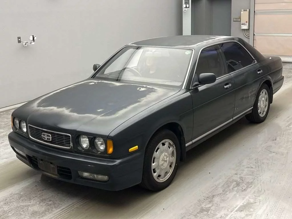 Nissan Gloria  с аукциона в Японии