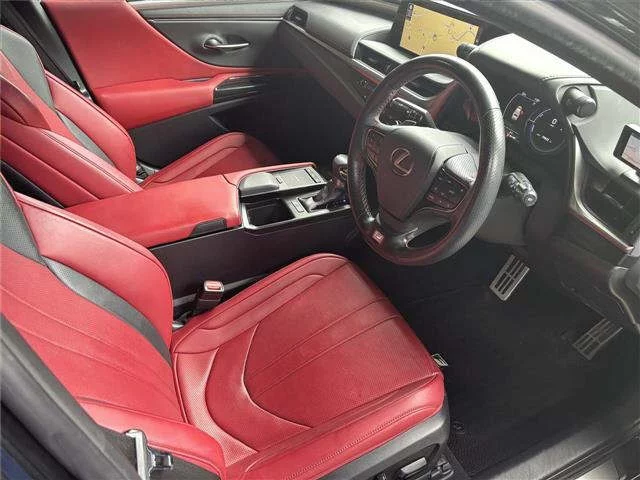 Lexus ES300h  с аукциона в Японии