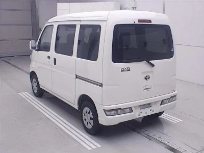 TOYOTA PIXIS VAN