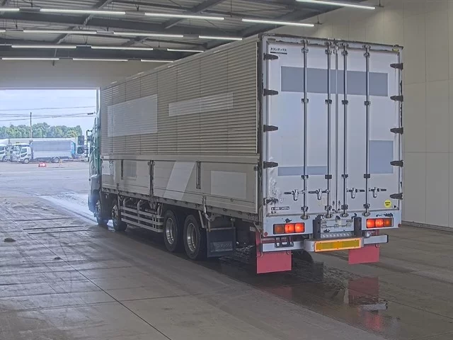 Hino Profia  с аукциона в Японии