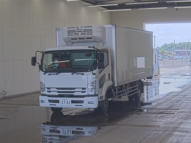 Isuzu Forward  с аукциона в Японии