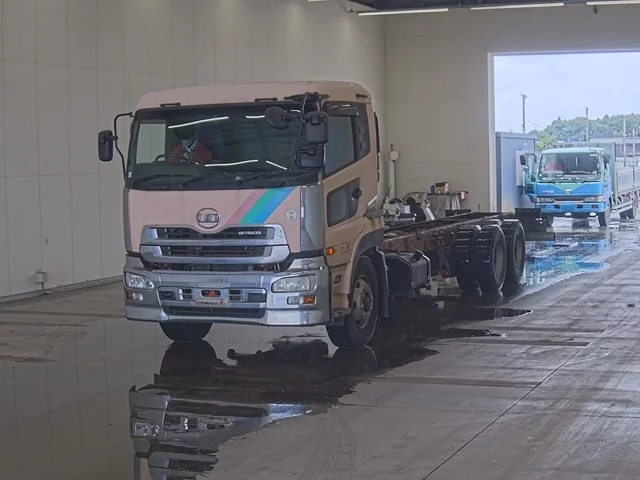 Nissan UD  с аукциона в Японии