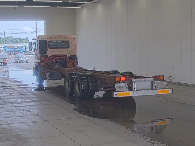 Nissan UD  с аукциона в Японии