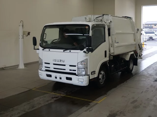 Isuzu Elf  с аукциона в Японии