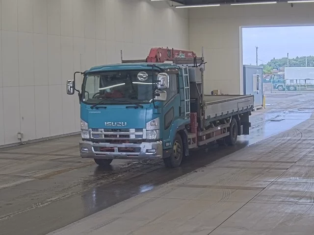 Isuzu Forward  с аукциона в Японии