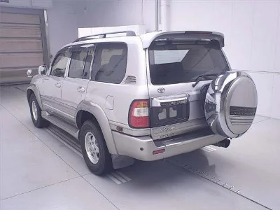 Toyota LAND CRUISER 100