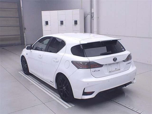Lexus CT200h  с аукциона в Японии
