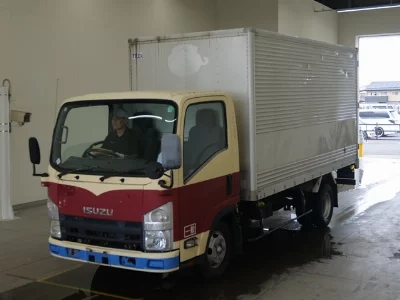 Isuzu Elf