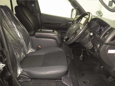 TOYOTA HIACE