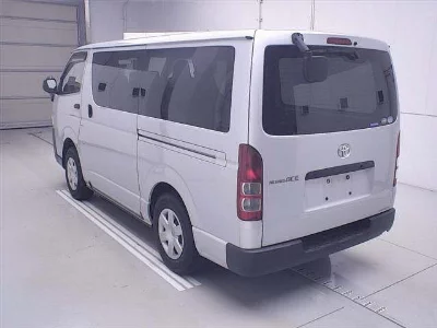 TOYOTA REGIUS ACE