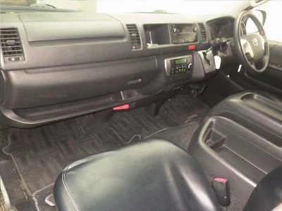 Toyota HiAce Commuter