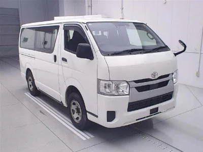 TOYOTA HIACE