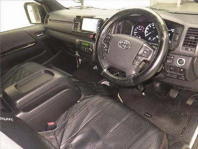 TOYOTA HIACE