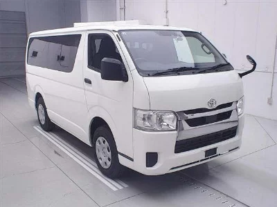 TOYOTA HIACE