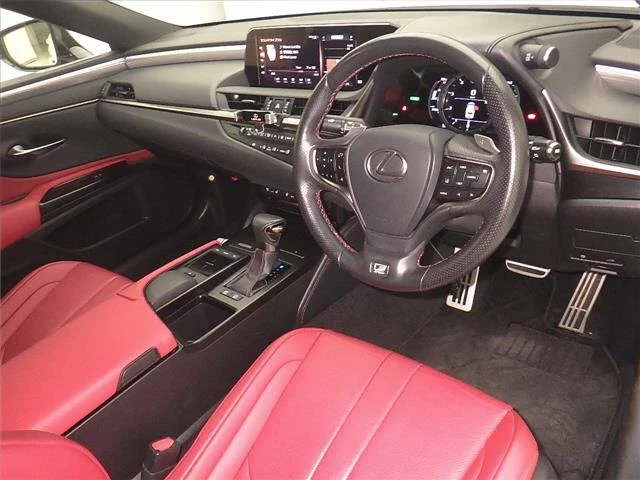 Lexus ES300h  с аукциона в Японии