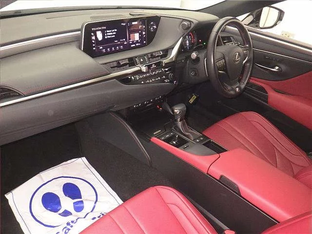 Lexus ES300h  с аукциона в Японии
