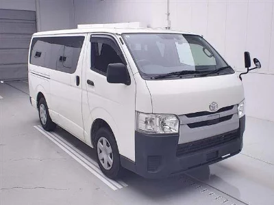TOYOTA HIACE