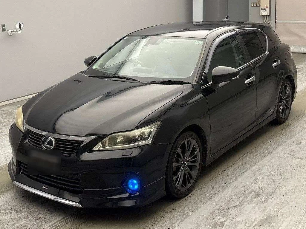 Lexus CT200h  с аукциона в Японии