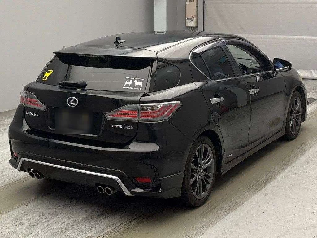 Lexus CT200h  с аукциона в Японии